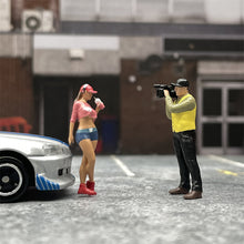 Load image into Gallery viewer, 1/64 Scale Figures Senior Photographer and Sexy Female Model Cast Alloy Car Static State Character Model Miniature Dioramas