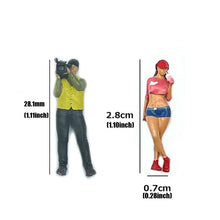 Load image into Gallery viewer, 1/64 Scale Figures Senior Photographer and Sexy Female Model Cast Alloy Car Static State Character Model Miniature Dioramas