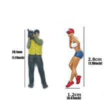 Load image into Gallery viewer, 1/64 Scale Figures Senior Photographer and Sexy Female Model Cast Alloy Car Static State Character Model Miniature Dioramas