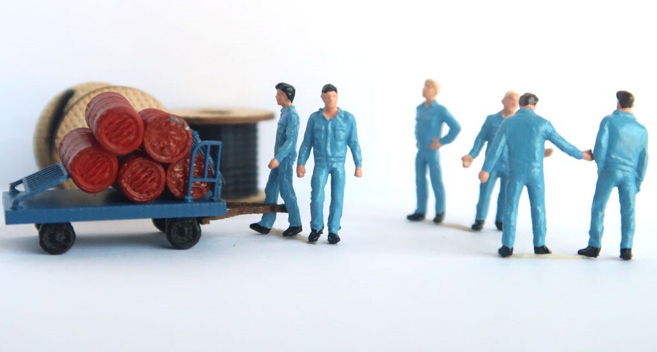 1/87 Model Uniform Worker Figurines Diorama Kit Sand Table Scene DIY Micro Landscape Garden Miniatures Prop