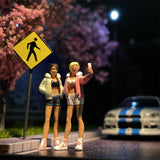 1/64 Scale Resin Model Fashion Selfie Female Model 2 Figures Diecast Alloy Car Scene Doll Dioramas Miniature Collection