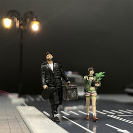 1/64 Scale Figures killer Leon and Matilda Street Light Scene Model Cast Alloy Car Static State Miniature Dioramas