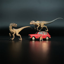 1/64 Scale Resin Mode Jurassic Park Velociraptor and Boy Figures Diecast Alloy Car Doll Scene Dioramas Miniature Collection