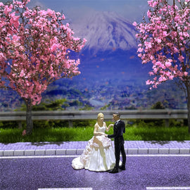 1/64 Scale Resin Model Romantic Wedding Under Mount Fuji Wedding 2 Figures Diecast Alloy Car Scene Dioramas Miniature Collection