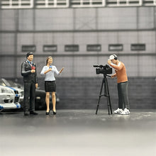 Load image into Gallery viewer, 1/64 Scale Figures Fashion Videographer and Two News Reporters Cast Alloy Car Static State Character Model Miniature Dioramas
