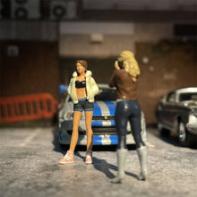 Load image into Gallery viewer, 1/64 Scale Resin Model Fashion Female Photographer and Female Model 2 Figures Diecast Alloy Car Dioramas Miniature Collection