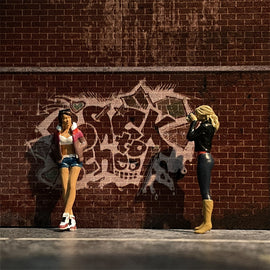 1/64 Scale Resin Model Fashion Camouflage Clothes Female Model 2 Figures Diecast Alloy Car Doll Dioramas Miniature Collection